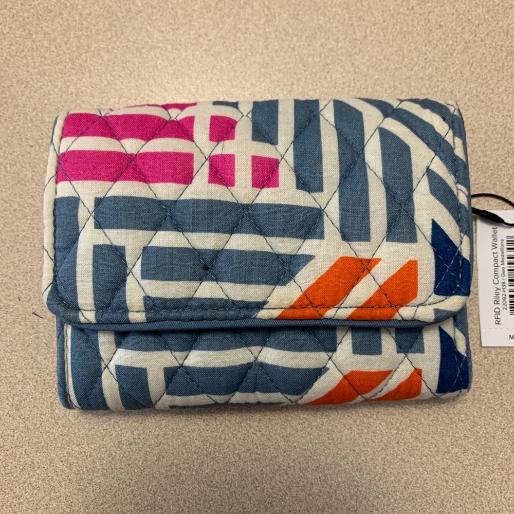 Vera Bradley NWT Trifold Wallet
